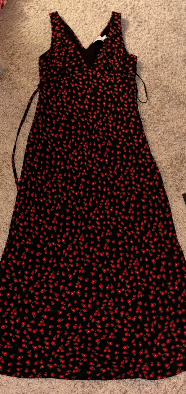 Princess Polly floral polka dot maxi dress size 6 - Image 3
