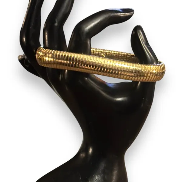 Vintage Marshal Metals flexible ribbed bangle bracelet Gold - Image 3