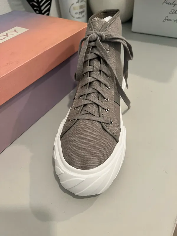 Gray High-Top Sneakers Size 11 by Lisa Vicky - Image 2