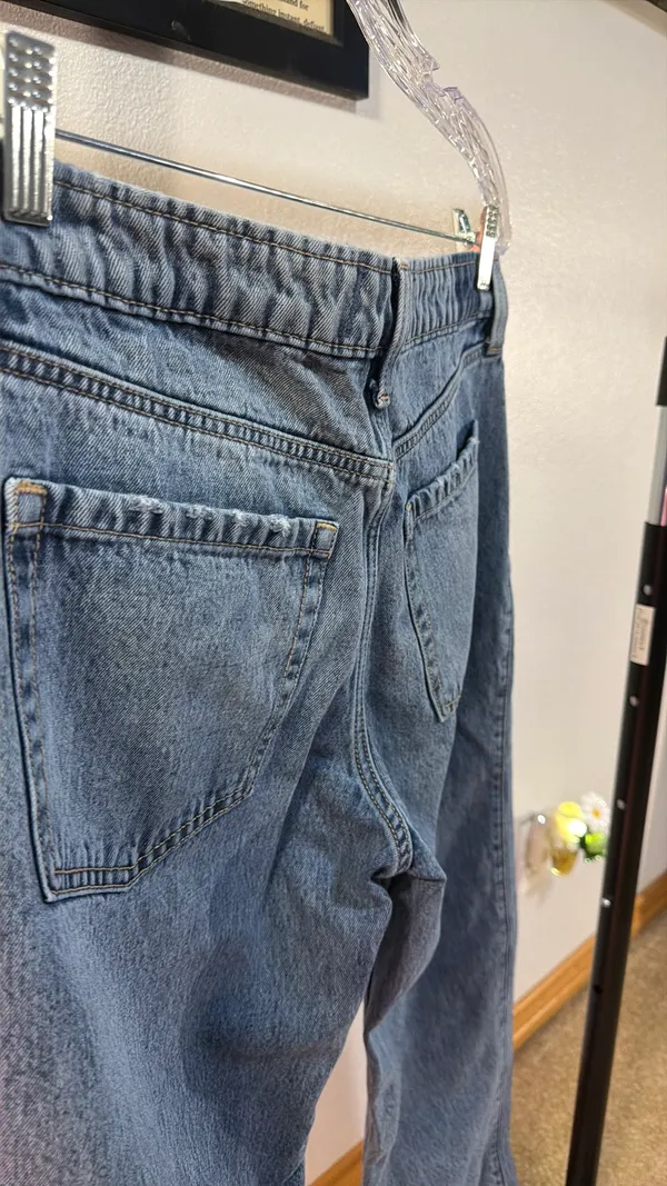 Hollister Jeans - Image 4