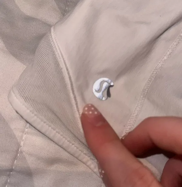 White lululemon shorts size 2 4” - Image 5