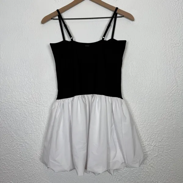 YPB Abercrombie & Fitch sculptLUX Bubble Hem Mini Dress Size Medium NWT - Image 3