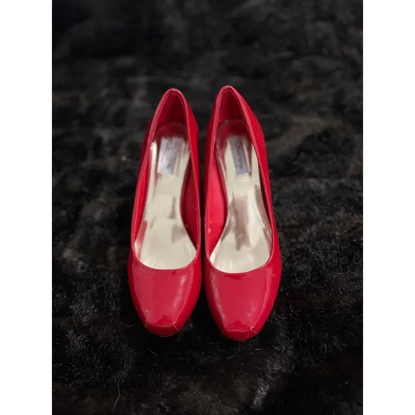 Women’s Olsenboye High Heel Red Patent Shoes size 7.5 heels - Image 2