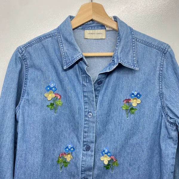 Vintage Blue Floral Denim Button Top Shirt Size Medium - Image 2