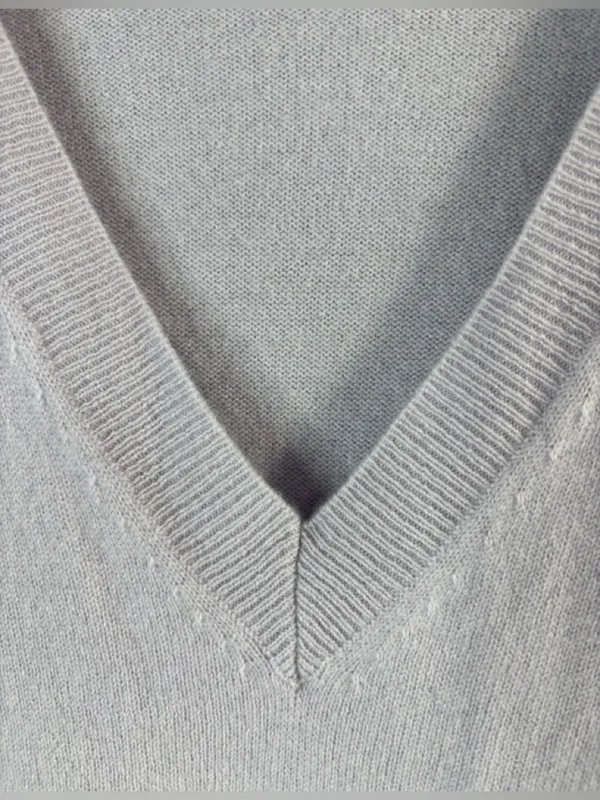 J. Crew L Lux Preppy Cashmere Pale Lavender V-Neck Lightweight Sweater - Image 2