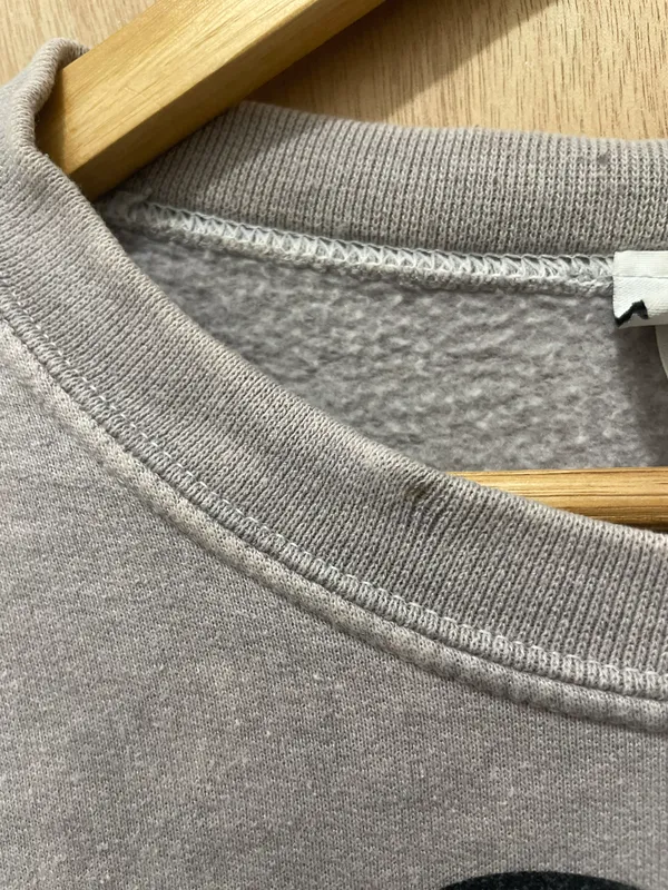 Disney Parks Mickey Mouse Long Sleeve Sweater Gray Size Small Vintage small stains as seen in picture - Image 4
