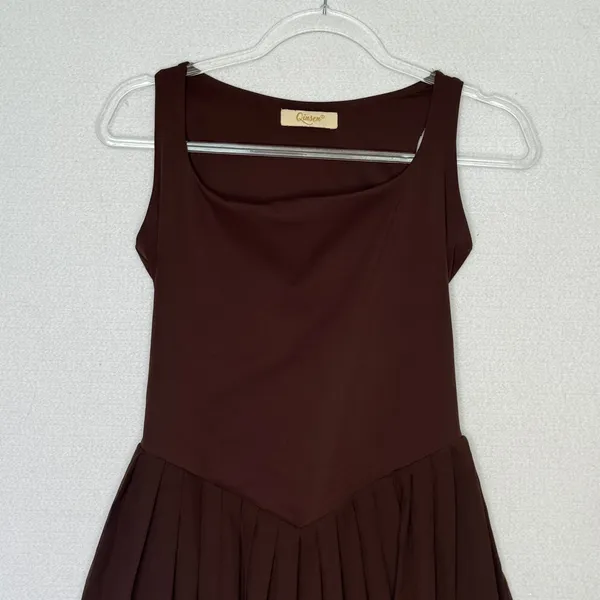 QINSEN Brown Square Neck Pleated Tennis Golf Athletic Dress Shorts Small - Image 2