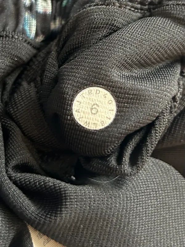 Lululemon Hotty Hot Short II 2.5” Multi - Image 5