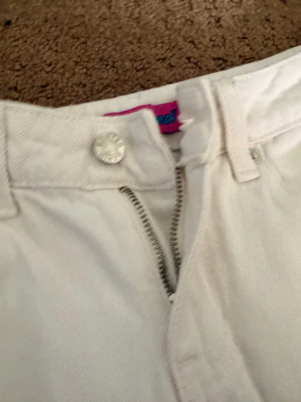 Edikted Petite Jeans Low-Rise - Image 3