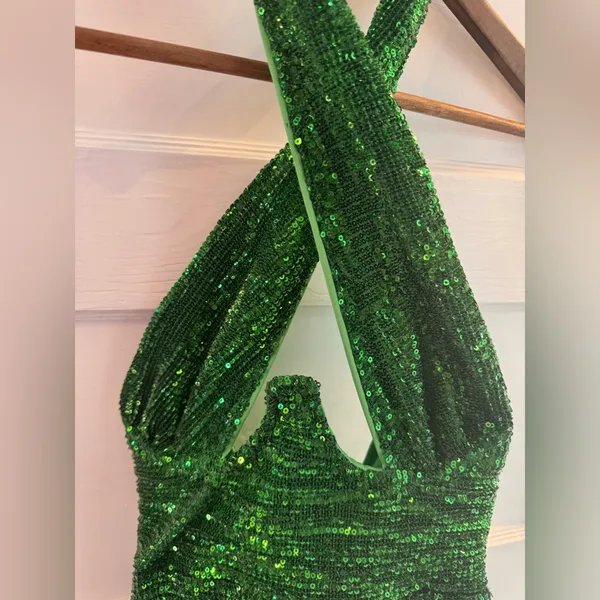 PrettyLittleThing Green Sequin Crossover Halter Bodycon Dress – US 8 – NWT - Image 2