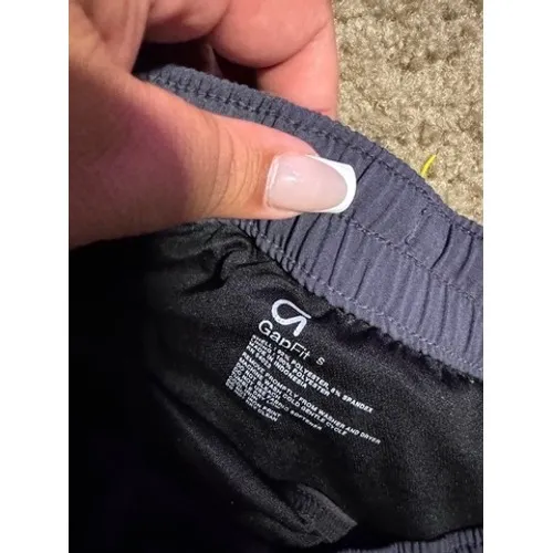 GapFit Womens Grey Pink Trim Running Shorts Athletic‎ Gym Activewear Small - Image 3