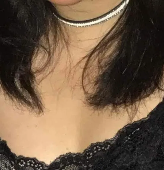 Brandy Melville White Crystal Choker - Image 4