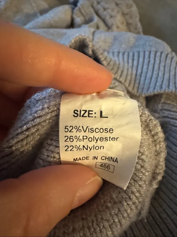 Women's Cable Knit V-Neck Sweater Vest - Grey - Image 5