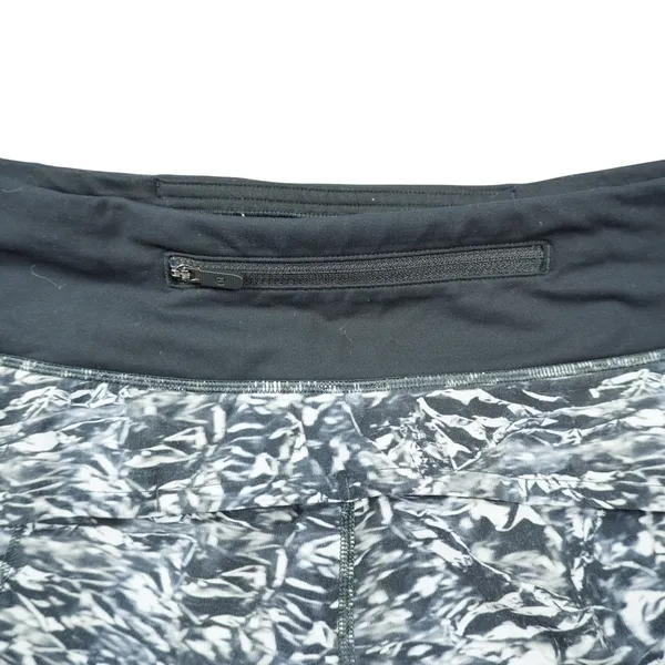 Lululemon Women's Size 8 Speed Up Shorts Black White‎ Abstract Print Running - Image 7