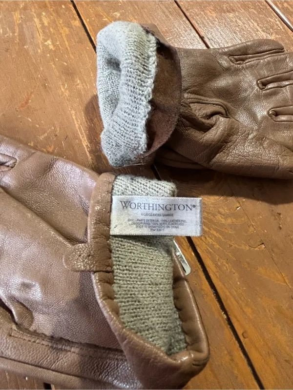 Worthington Classic Brown Leather Gloves with Buckle Detail - Image 2