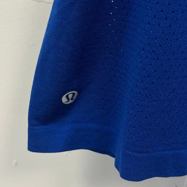 Lululemon Train to Be Cropped Tank Code Blue Perforated Logo Boxy Fit Sz 8 - Image 4