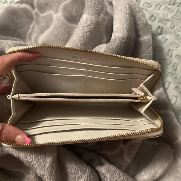 Michael Kors Wallet - Image 2