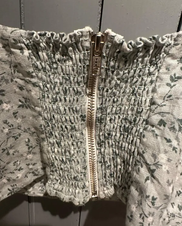 Clyde Linen Top in Agave - Image 6