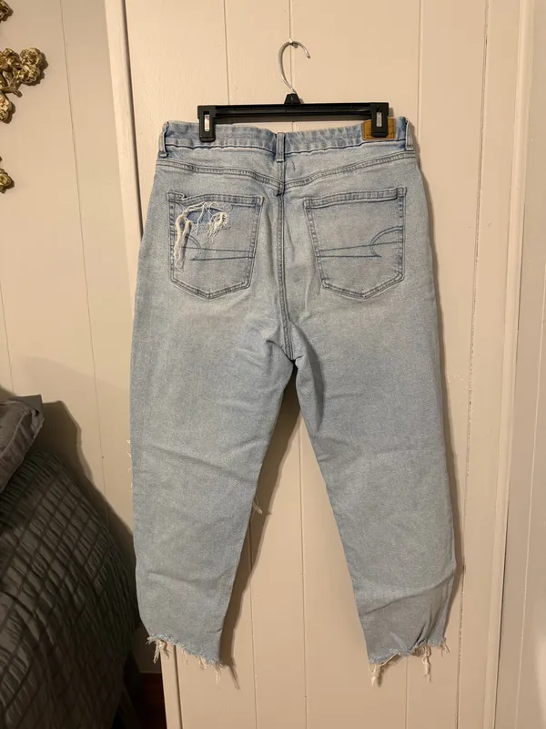 American Eagle Jeans Ripped High-Waisted jeans Sz 12 short - Image 2