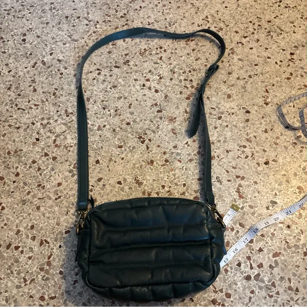 NWT Madewell The Transport Camera Bag: Puff Edition in the color Dark Palm - Image 10