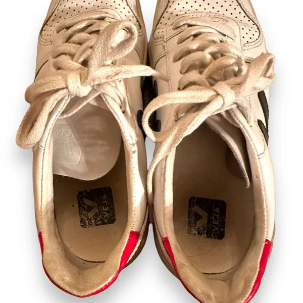 Veja V-10 White, Red &‎ Blue Leather Lace-Up Sneakers Sz 7 - Image 7