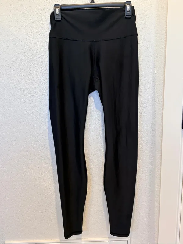 Alo Yoga Airlift High Waist Midi Leggings In Black Size M - Image 5