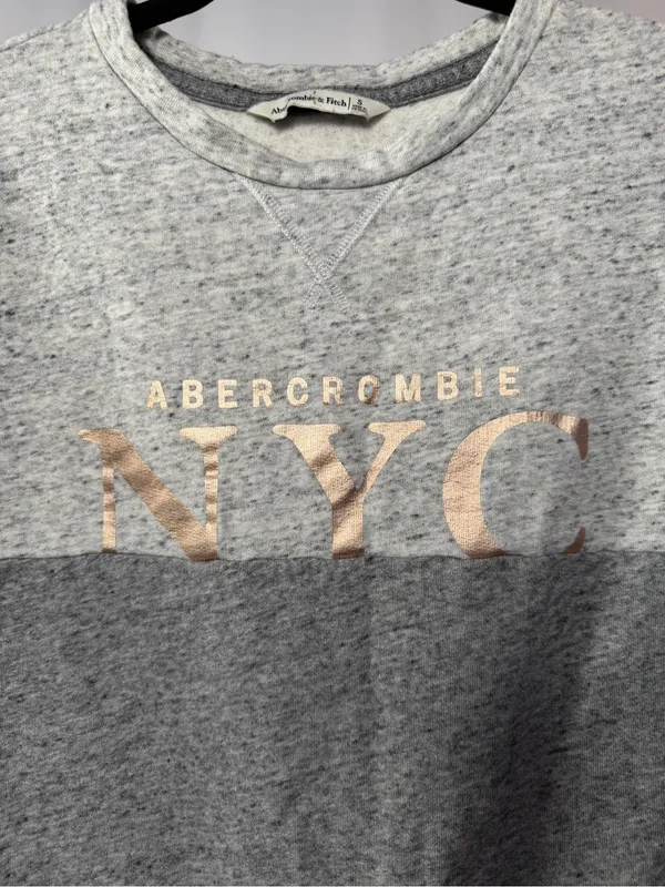 Vintage Abercrombie & Fitch‎ NYC Graphic 3/4 Crewneck Sweatshirt Gray Rose Gold - Image 3