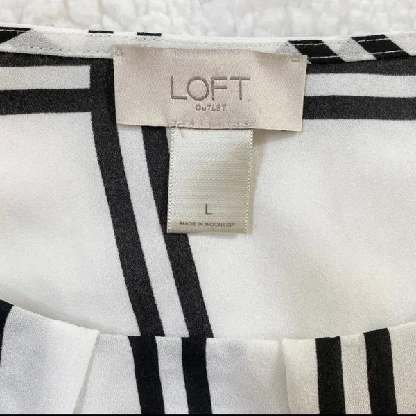 LOFT Women's Windowpane Pleated Dressy Sleeveless Blouse -‎ L EUC - Image 5