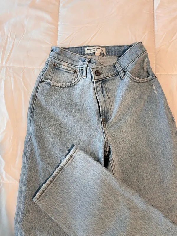 Abercrombie Straight Ultra 90s High-Rise - Image 2