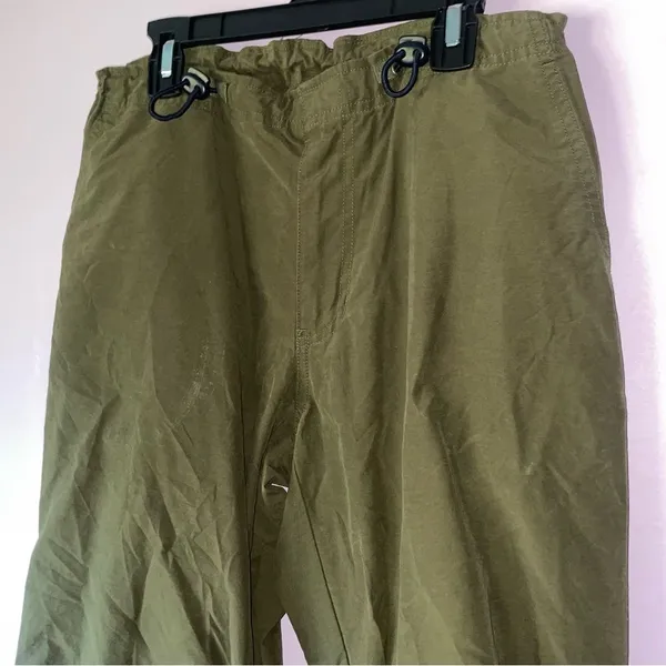 Abercrombie & Fitch Size S Olive Green Cargo Pants Japanese Floral - Image 2