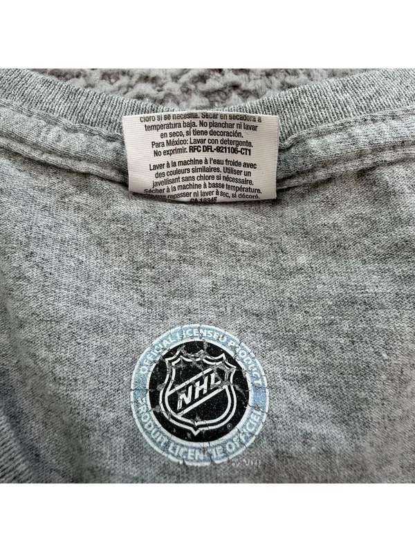 Chicago Blackhawks 2017 NHL Winter Classic V Neck Graphic T Shirt Women's Small - Image 4