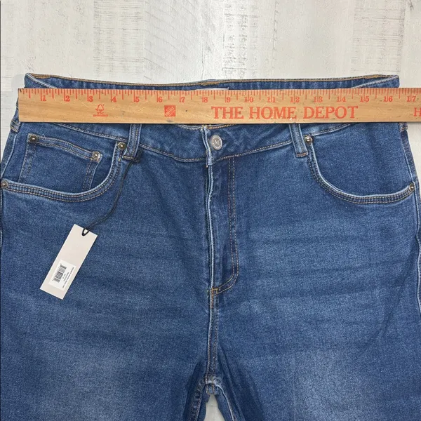 Martha Stewart mid rise skinny jeans medium blue size 18 - Image 3