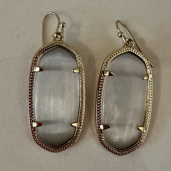 Kendra Scott Elle Slate Cat’s Eye Drop Earrings in Gold Frame - Image 4