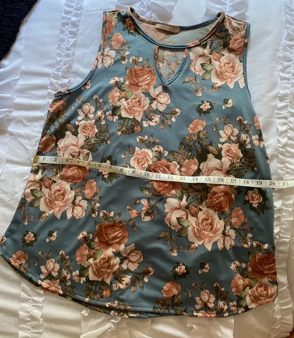 Coco’s Clozet Tank Top - Image 4