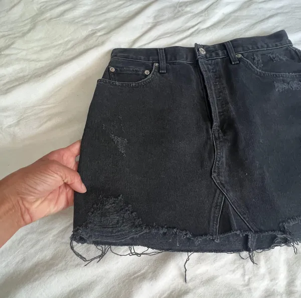 Quinn black denim distressed mini Jean skirt 28 - Image 14
