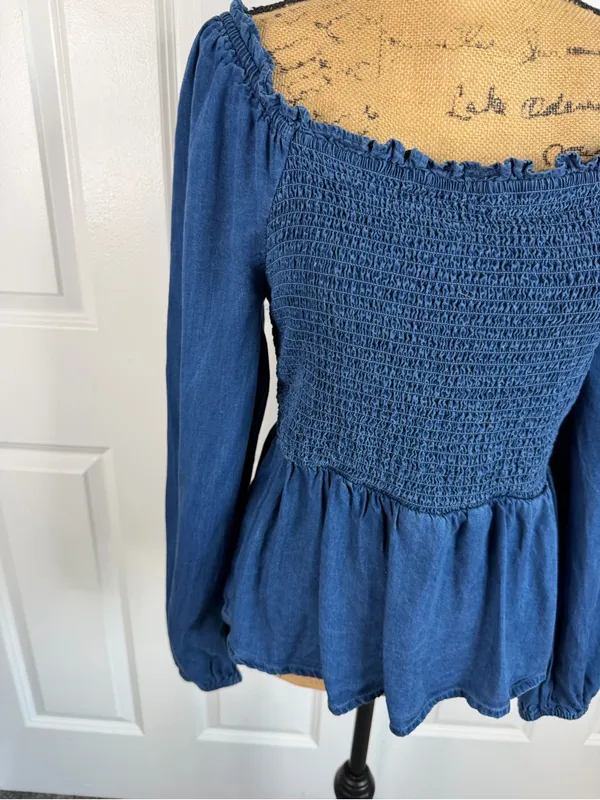 Old Navy Blue Smocked Peplum Top Size M NWOT 100% Lyocell Long Sleeve - Image 6