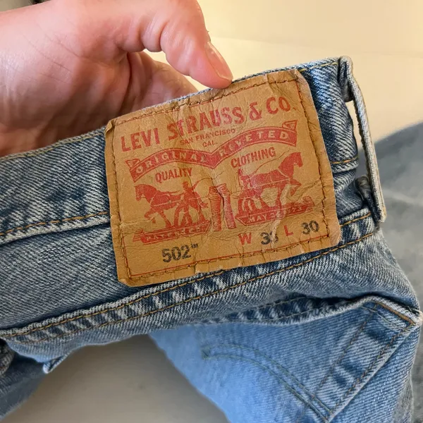 502 Levi's Light Wash 100% Cotton Low Rise Relaxed Fit Jeans Size 12 / 32 Large - Image 7