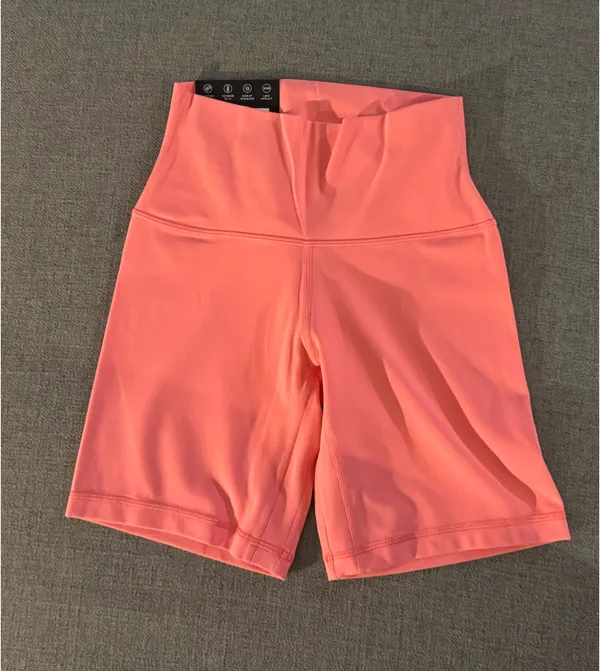 Aritzia Biker Shorts - Image 4