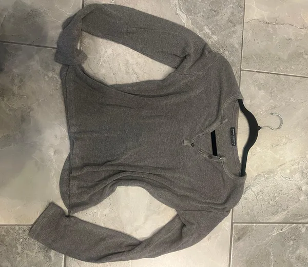 Brandy Melville Gray Lightweight Sweater - Image 4