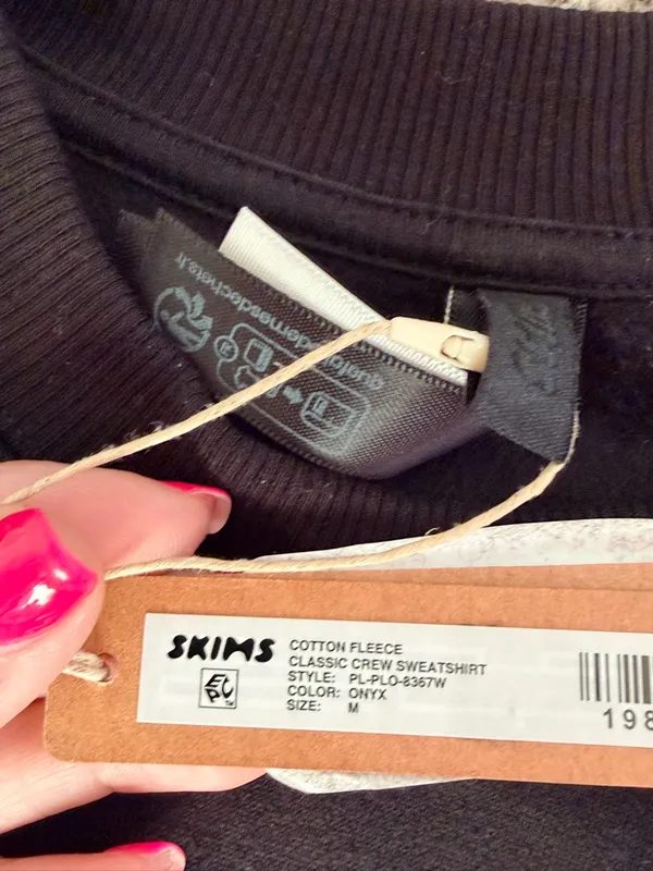 SKIMS Cotton Fleece Classic Crewneck women's size medium Onyx NWT - Image 8