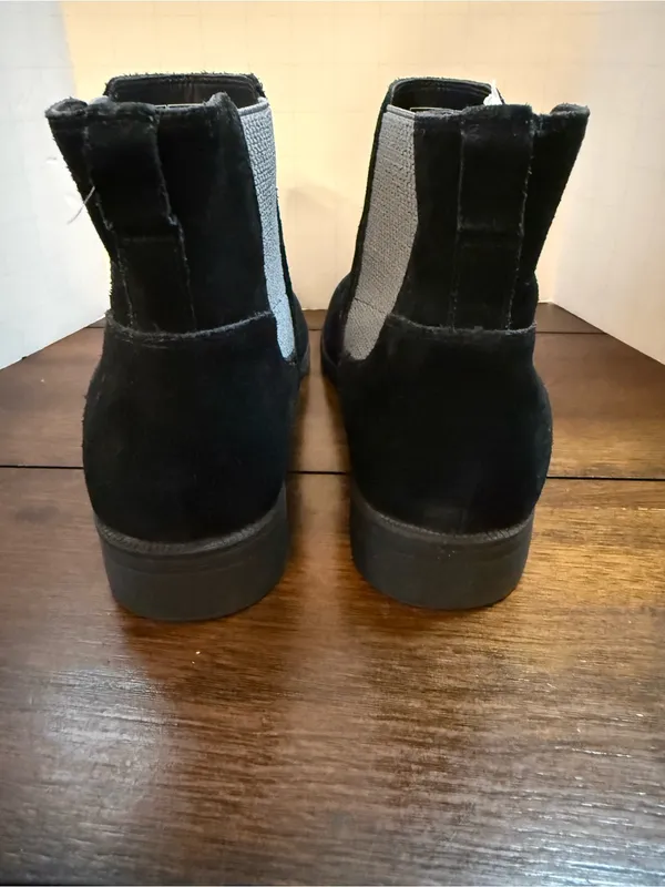 Vionic Water Repellent Suede Leather Chelsea Ankle Boots - Alana - Black 7.5 - Image 4