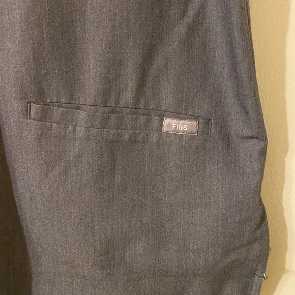 Womens FIGS Casma FW1100 Gray 2-Pocket Short Sleeve Scrub Top Size Large‎ - Image 2