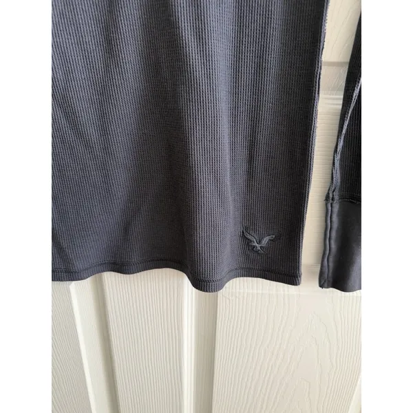 Women’s Y2K American Eagle Long Sleeve Gray Waffle Knit Henley Medium - Image 2