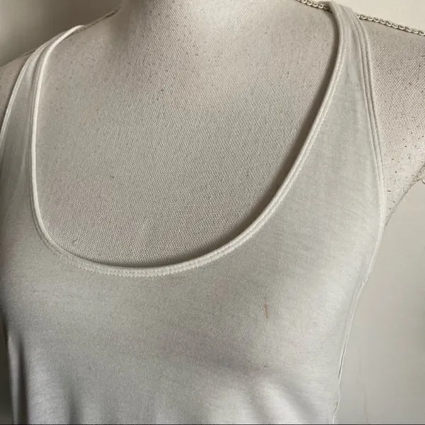 Wilfred • White Scoop Neck Tank Top - Image 4