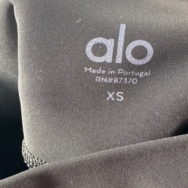 Alo Yoga High‎ Waisted Ripped Warrior Legging in Black Size Extra Small - Image 13