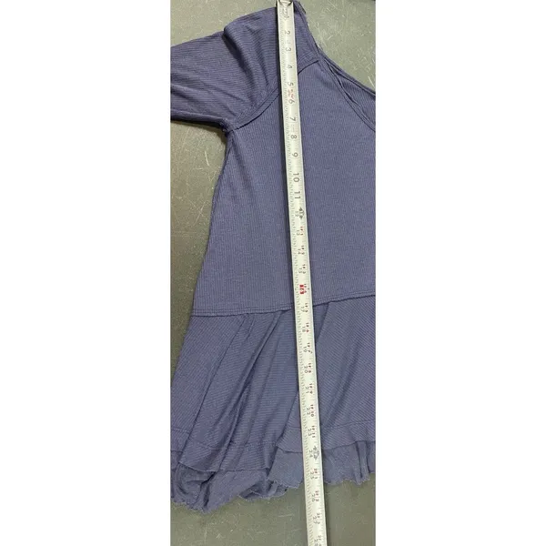 Free People We The Free Blue Ribbed Peplum Top Oversized XS Boho Raw Hem L Vneck - Image 9