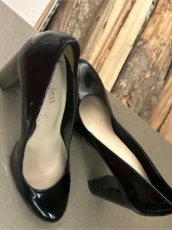 Nine West Classic Black Patent High Heel Pumps 7.5 M - Image 2