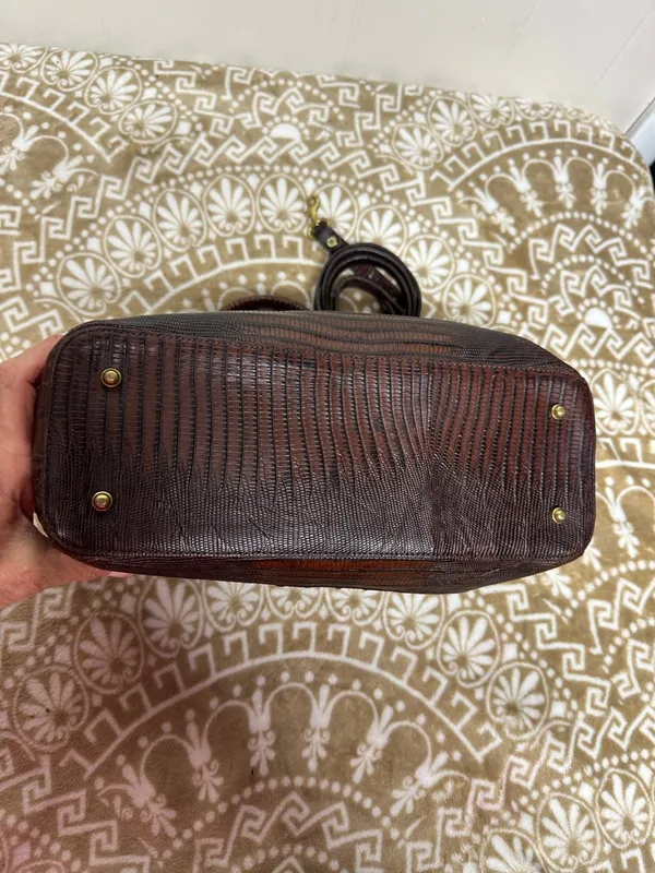 Brahmin Pecan Melbourne Crocodile Embossed Leather Bag with detachable Strap - Image 5