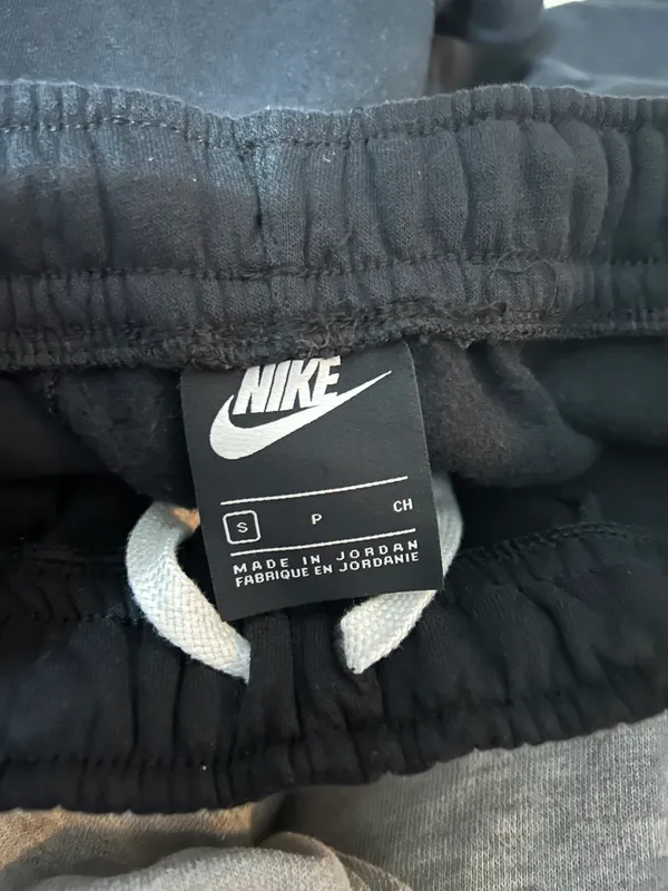 Black Sweatshorts— Sportswear Club - Image 3