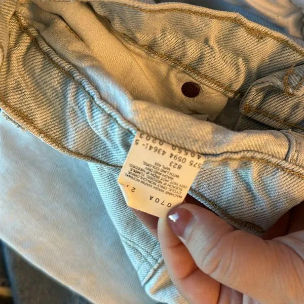 Vintage Levi’s 90s Orange Tab tapered leg 550 denim light wash blue jeans - Image 8
